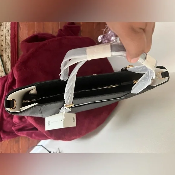 TORY BURCH• Emerson Small Tote• Price Firm - Picture 5 of 9